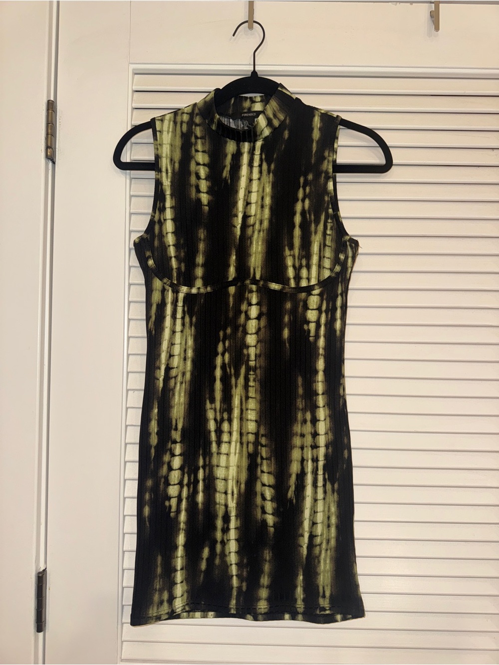 Forever 21 Sleeveless Tie-Dye bodycon mini Dress in Yellow-Green and Black